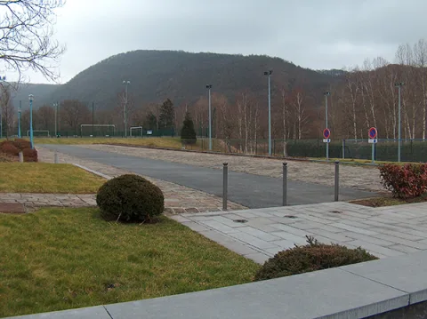 Voirie urbaine terminée, bordures et trottoirs