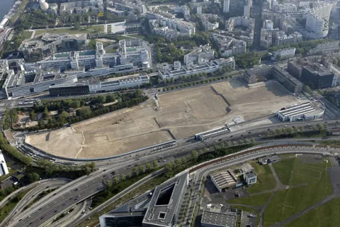Chantier de terrassement de grande masse réalisé par URANO pour le Ministère de la Défense