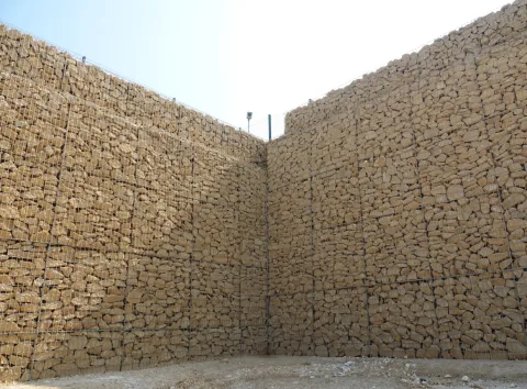 Un grand mur de soutènement à Margny-lès-Compiègne
