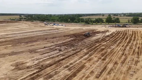 Chantier dans l'Yonne (89) : du terrassement par scrapers au gros œuvre
