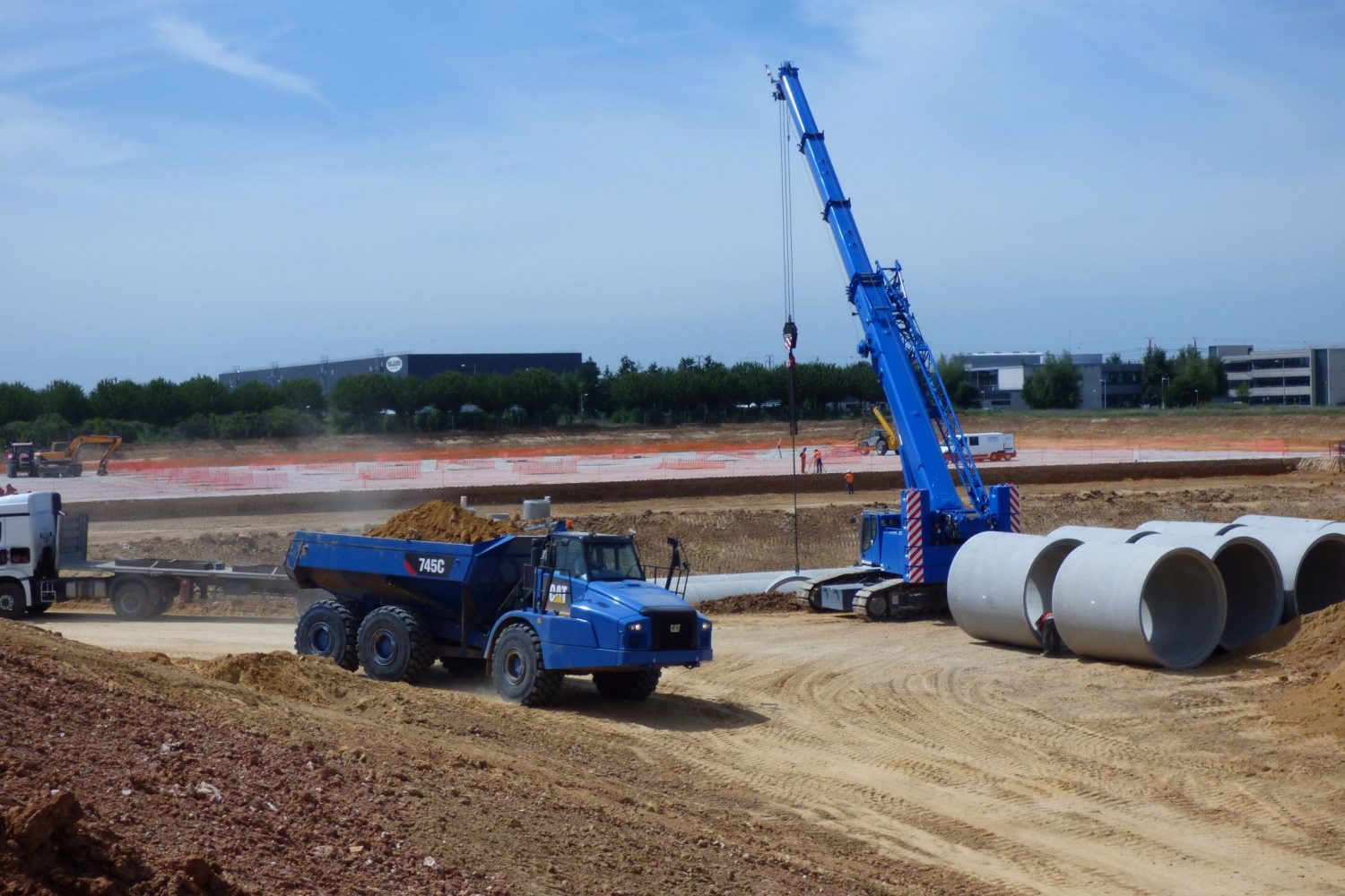 grue téléscopique et tuyaux